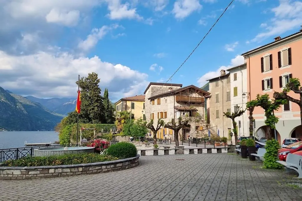 Casa Vacanze Boletus Sul Lago Apartment Claino 0*,  Italy